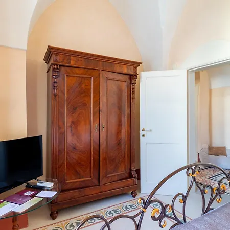 Palazzo Zaca 3*